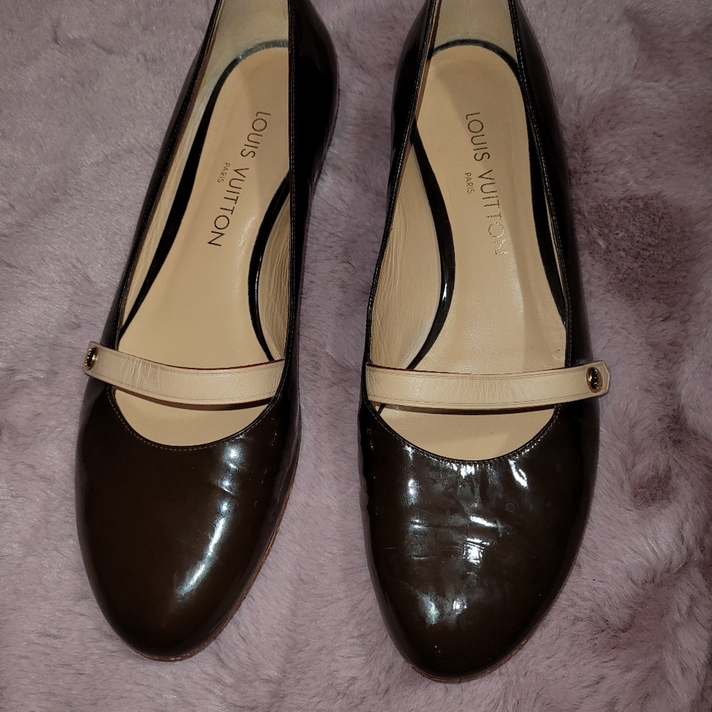 LOUIS VUITTON flats shoes